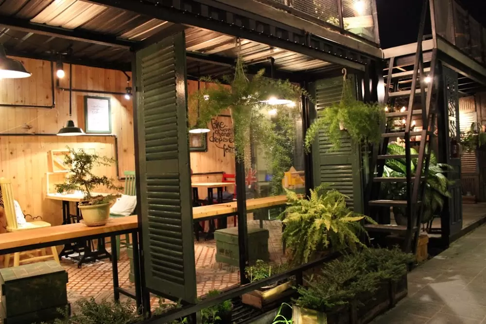 Top 6 quán cafe đẹp ở Liên Chiểu Đà Nẵng 7 papa container