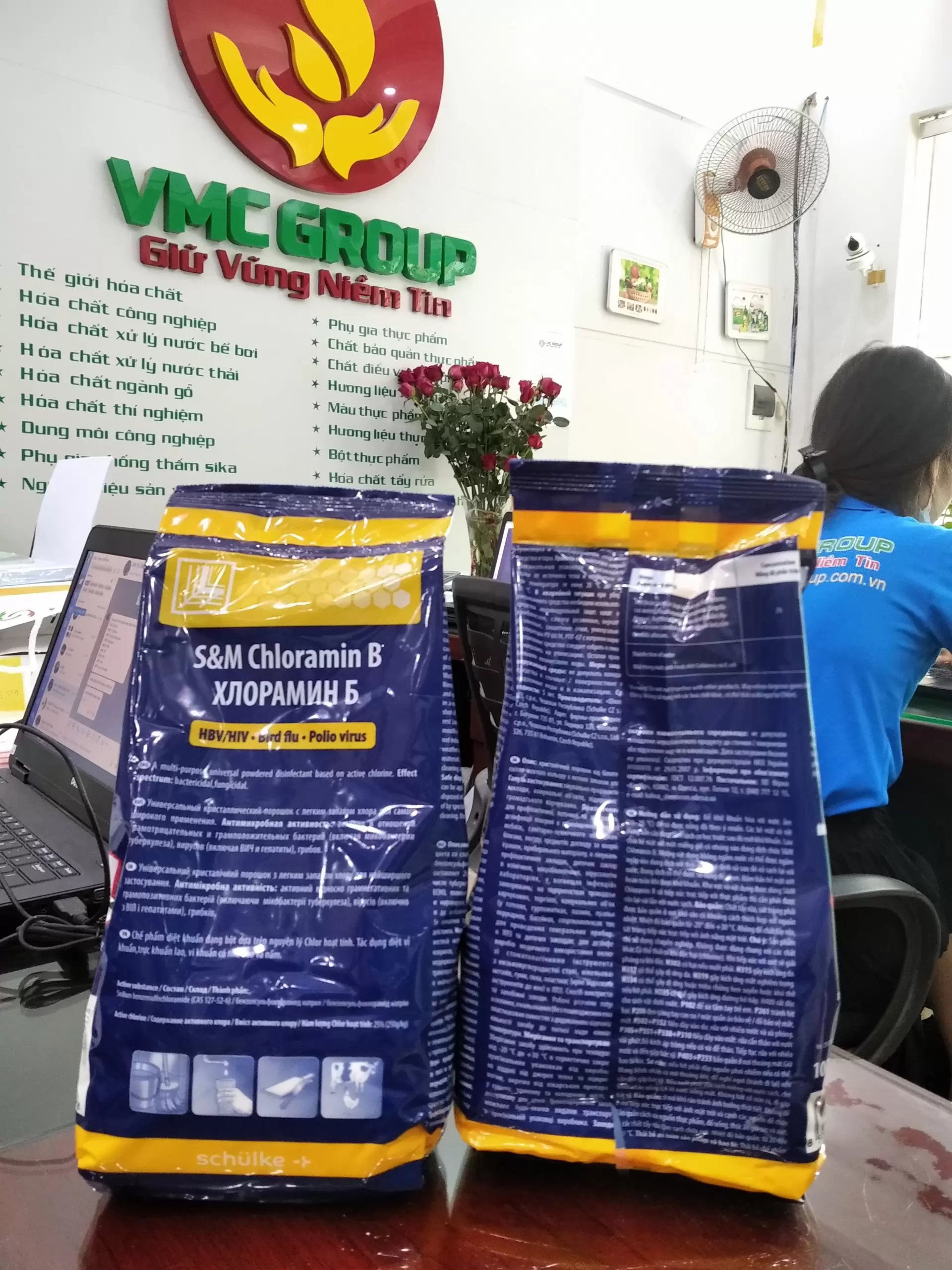 Hóa chất Việt Mỹ (VMCGROUP)