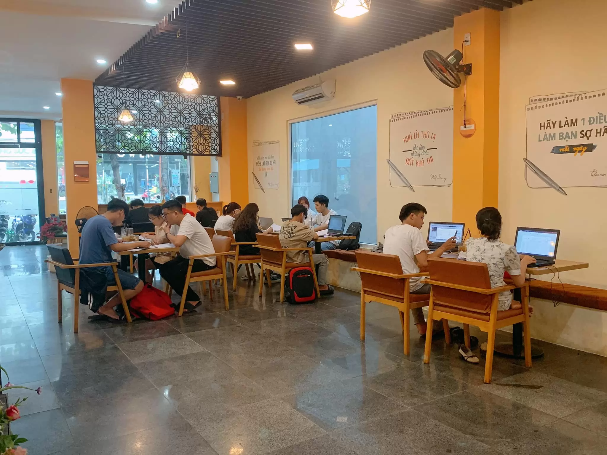 cafe sach yen tinh da nang