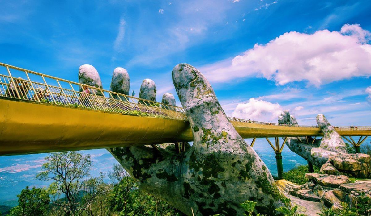 Cầu Bàn Tay Vàng ở Đà Nẵng