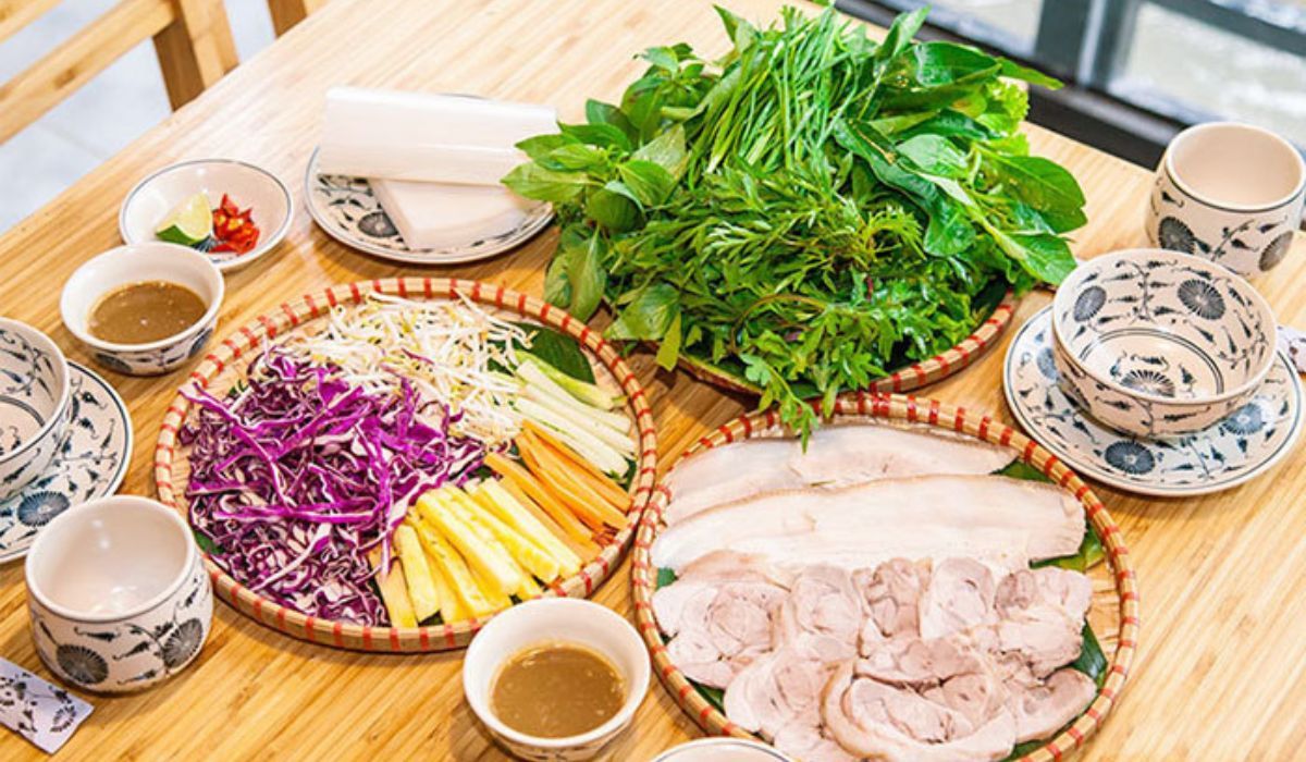 Quán bánh tráng cuốn thịt heo Đà Nẵng nổi tiếng