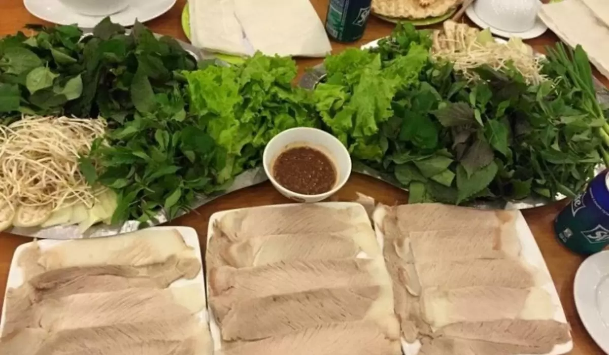 Thịt heo cuốn bánh tráng Đà Nẵng nổi tiếng - Quán Bà Hường