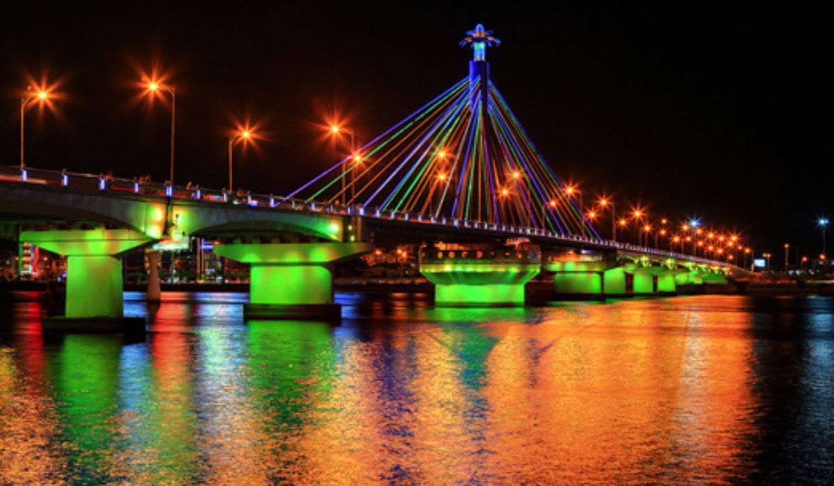 Cầu sông Hàn - danh lam thắng cảnh tại Đà Nẵng