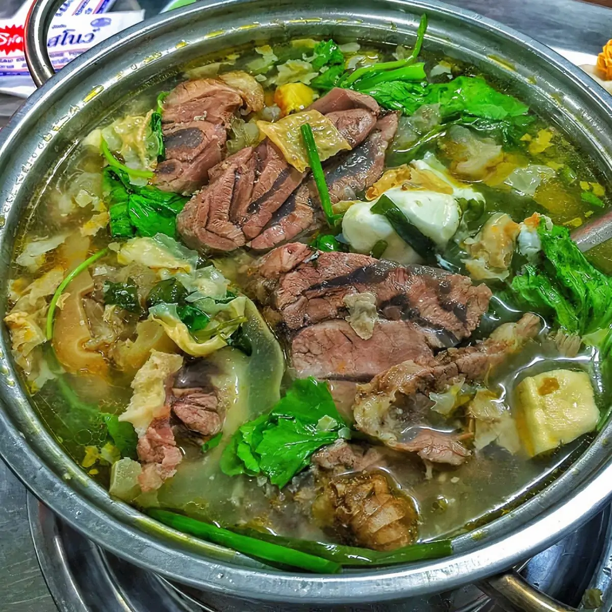 Lẩu bò Sáu Hưng