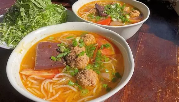 Bún riêu cua đồng Lý Tự Trọng