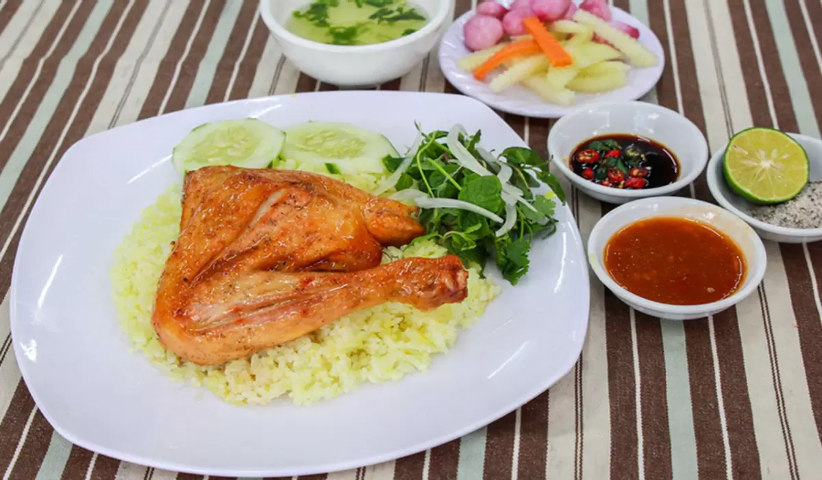 Quán cơm gà bà Ký Tam Kỳ