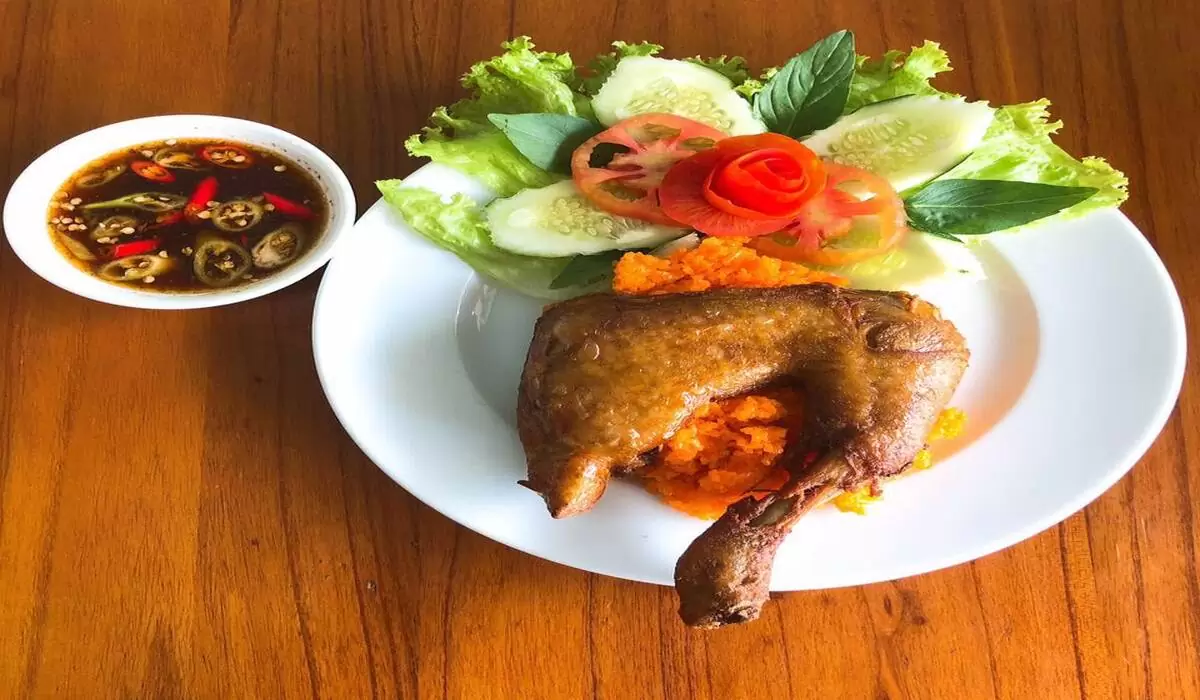 Quán cơm gà Hin Mập