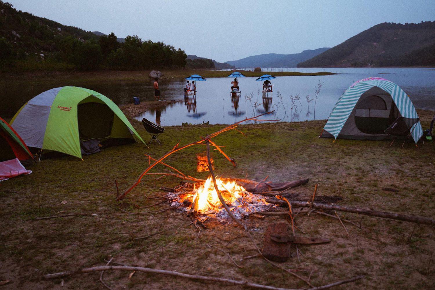 địa điểm cắm trại qua đêm