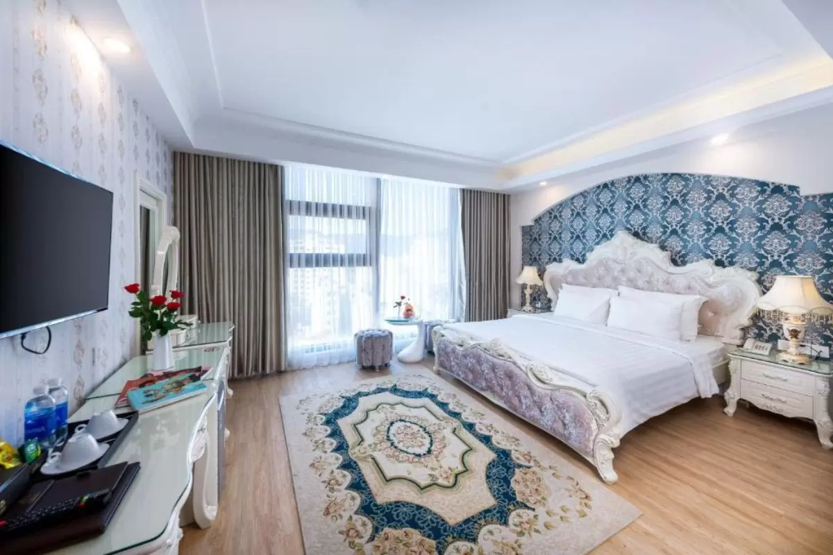 Top 10 khách sạn gần biển Đà Nẵng giá tốt, view đẹp mê ly 20 Golden Rose Hotel- khách sạn gần biển Đà Nẵng view triệu đô