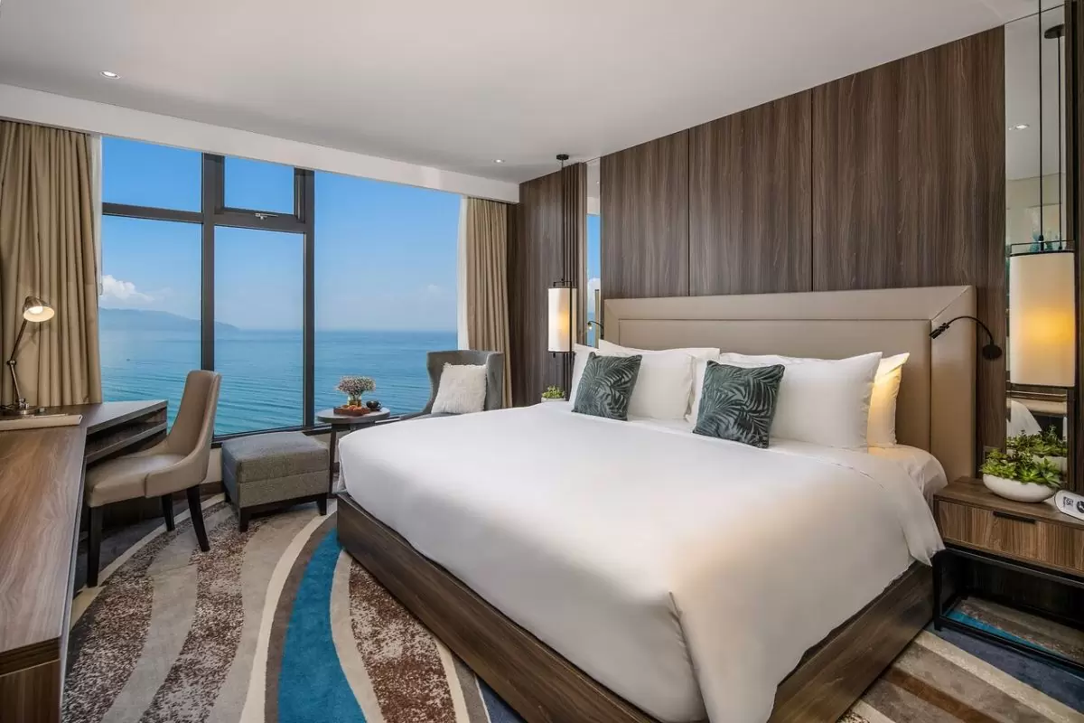 Top 10 khách sạn gần biển Đà Nẵng giá tốt, view đẹp mê ly 17 Minh Toan SAFI Ocean Hotel - khách sạn gần biển Đà Nẵng hiện đại