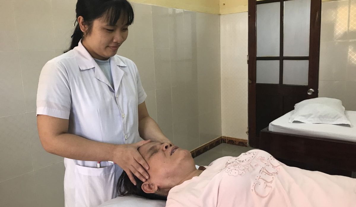Massage người mù Quốc Hải