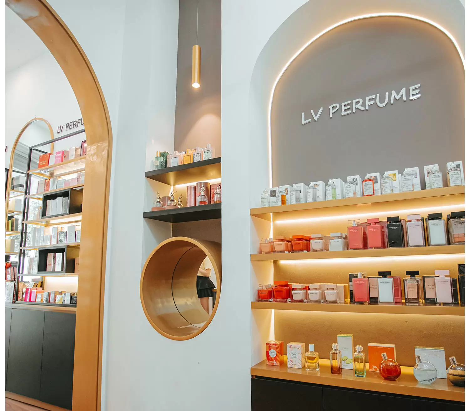 Bỏ túi 8 shop nước hoa Đà Nẵng chính hãng nổi tiếng nhất 5 LV Perfume - Nước hoa chính hãng Đà Nẵng