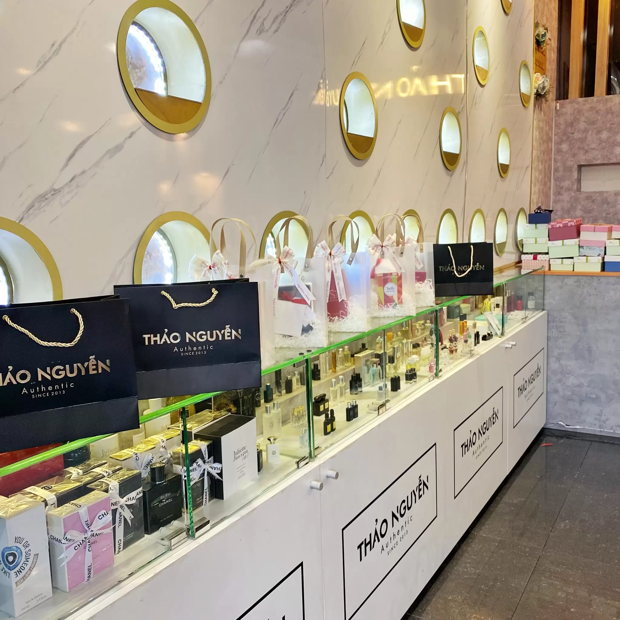 Bỏ túi 8 shop nước hoa Đà Nẵng chính hãng nổi tiếng nhất 6 Thảo Nguyễn Authentic - Shop nước hoa Đà Nẵng uy tín