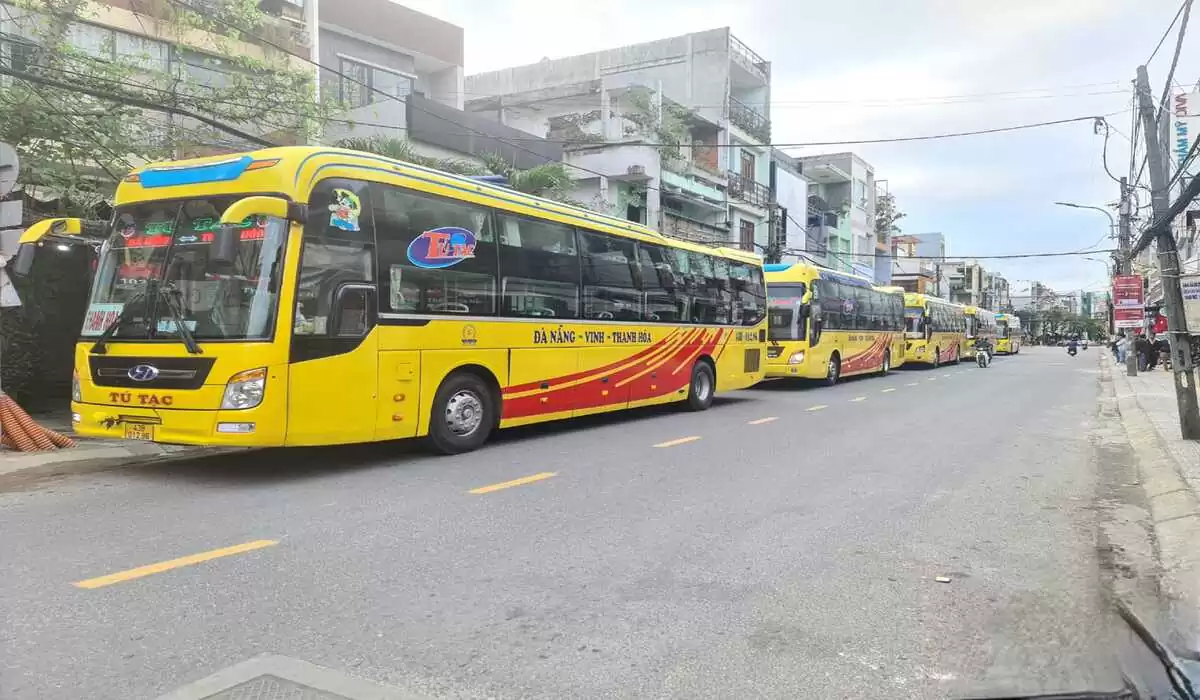Nhà xe Tú Tạc