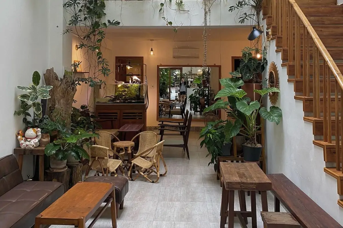 Tiệm Dâu ngọt Cafe 'N' Souvenie