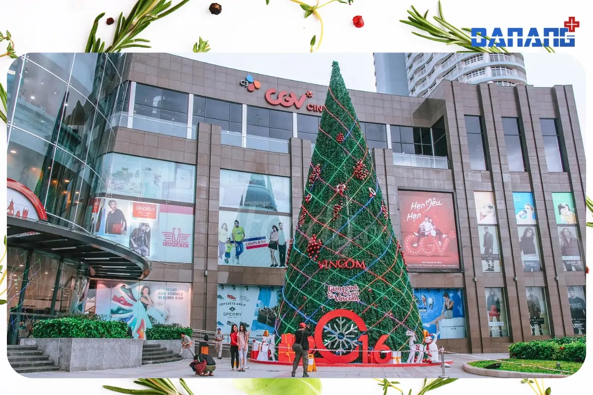 Noel nên đi đâu ở Đà Nẵng? 5+ địa điểm hẹn hò lý tưởng cho đêm Giáng Sinh 20 vincom đà nẵng trang trí giáng sinh