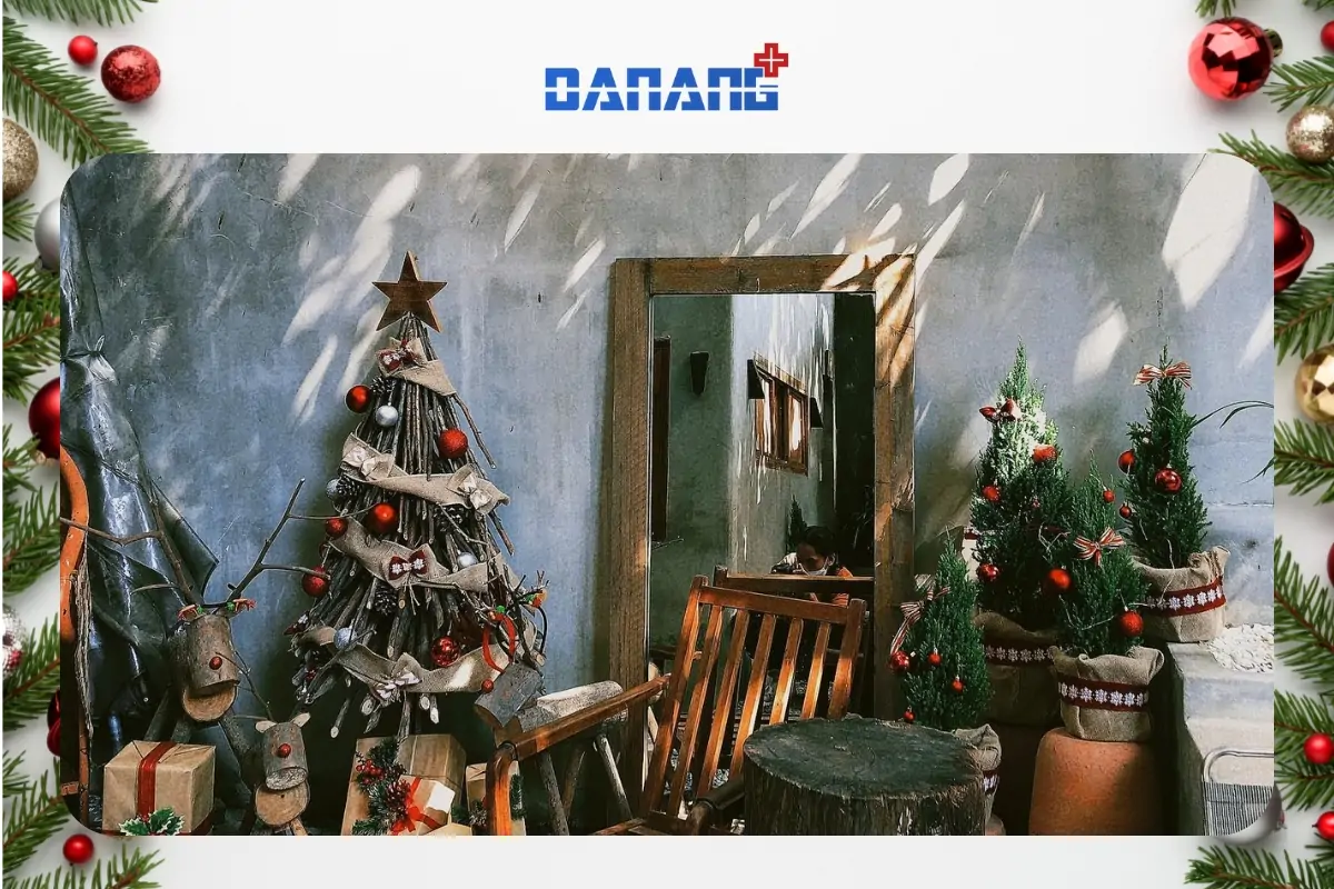 ADOR Coffee - quán cà phê trang trí noel đẹp