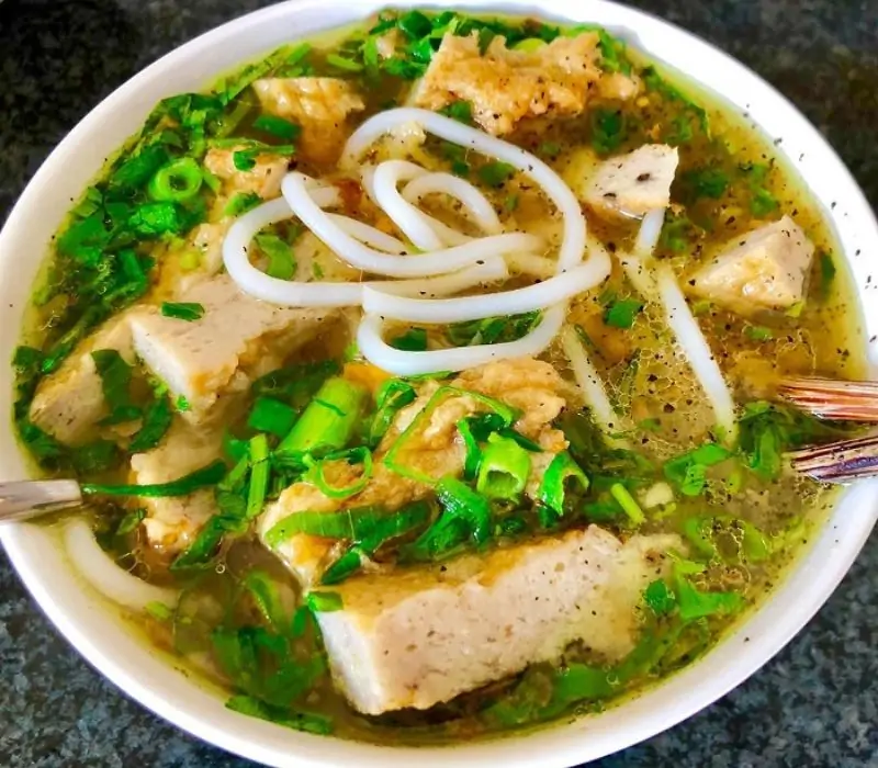 Bánh cánh cá lóc Trang Huế