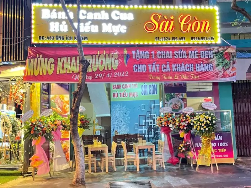Bánh canh cua, hủ tiếu mực Sài Gòn