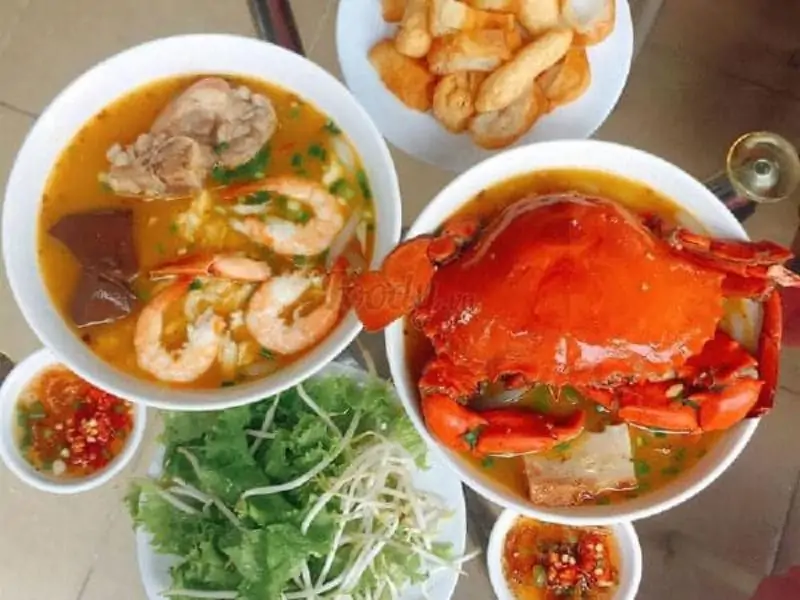Bánh canh cua, hủ tiếu mực Sài Gòn