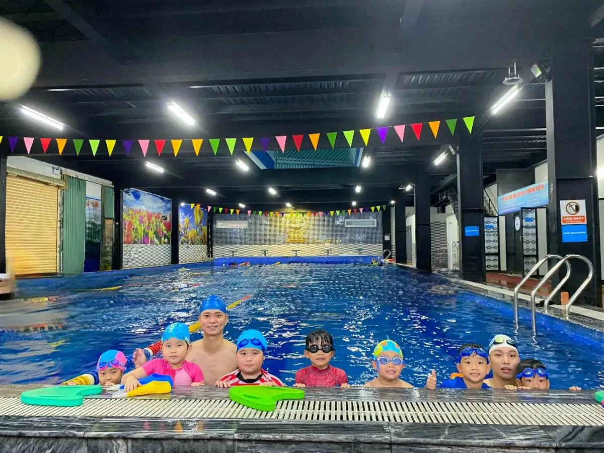 Trung tâm bơi lội Bốn Mùa 30/4