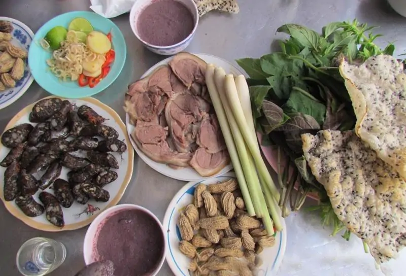 Kiêng ăn thịt chó, vịt, cá mè, chuối,...