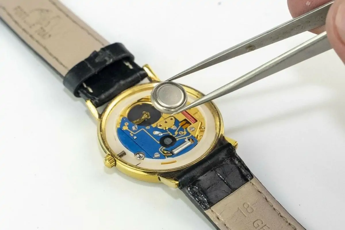 Tổng hợp 10 dịch vụ thay pin đồng hồ Đà Nẵng uy tín, giá rẻ 17 Nghĩa Tín - thay pin đồng hồ tại Đà Nẵng