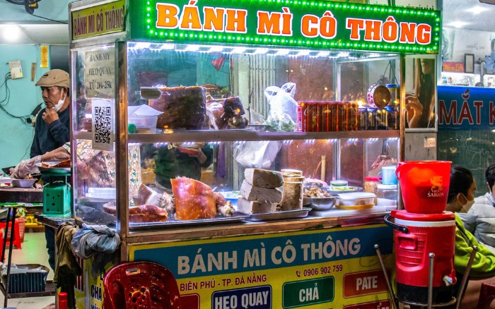 quán bánh mì heo quay nổi tiếng tại Đà Nẵng Cô Thông