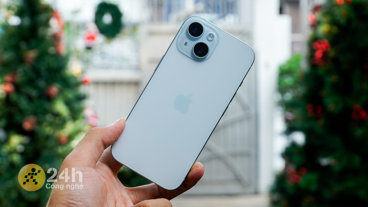 iphone 15 lifestyle 01 1280x720 1